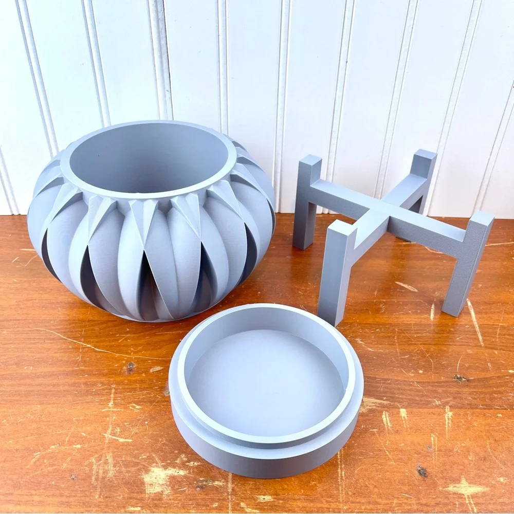 Halden Planter Pot, Indoor Planter w/ Drainage Hole and Drip Tray - Picture 8 of 9